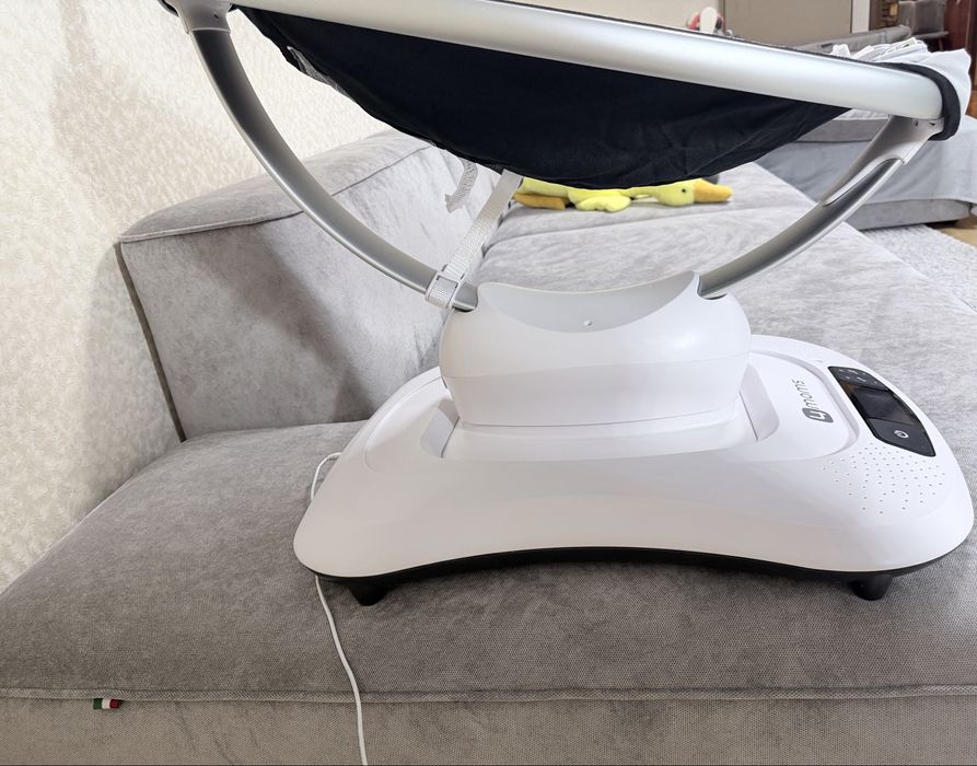 Укачивающий центр 4Moms Mamaroo,без ньюансов,состояние идеальное.
