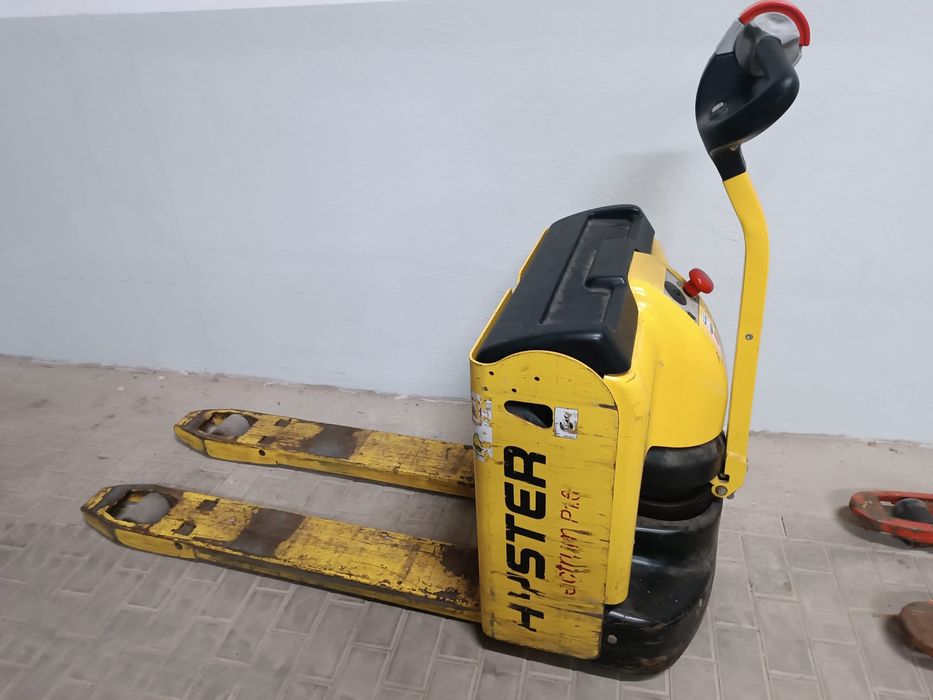 Paleciak elektryczny HYSTER
