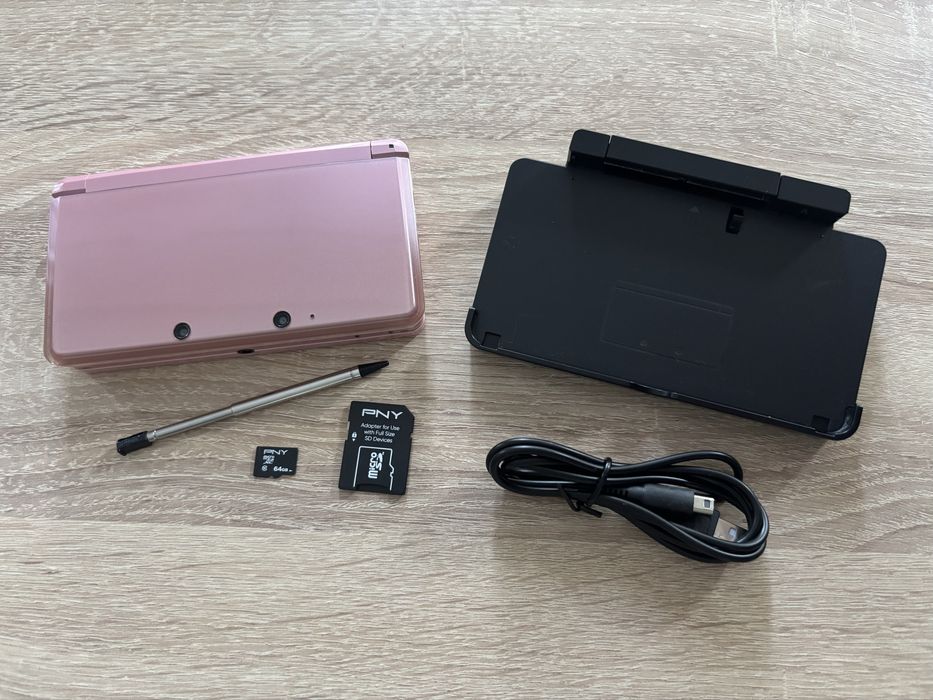 Nintendo 3DS Misty Pink 64 gb