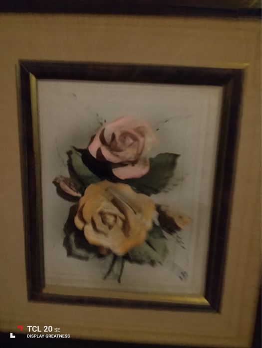 Quadro com flores em relevo