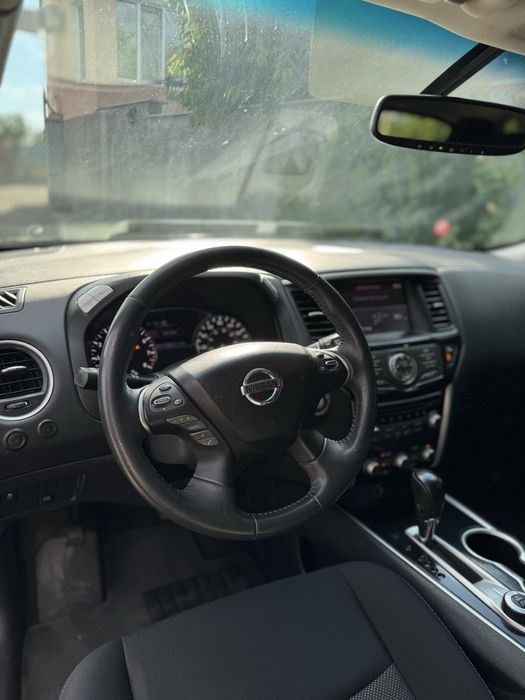 Nissan Pathfinder 2017 VIN 5N1DR2MM4HC901667 фото оголошення 15 з 19