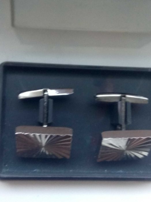 Запонки янтарные,   разные