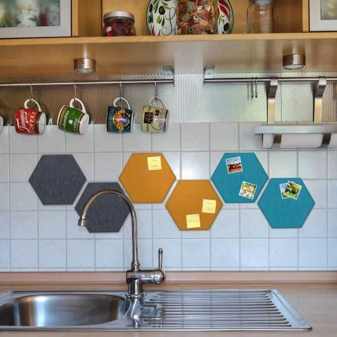 Tablica z filcu na pinezki sześciokąty 6 sztuk 26x30cm samoprzylepna