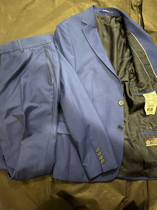 Продам костюм Paul Leron