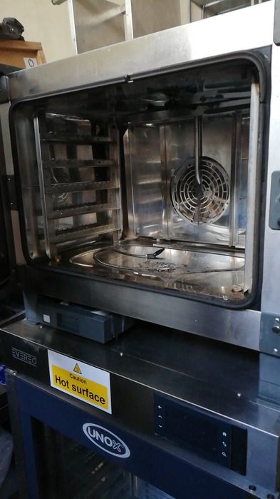 Пароконвектомат Unox XEVC 0511 Plus