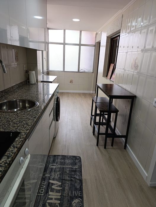 Quartos em Apartamento Renovado - Gaia Centro (perto da Av. da República)