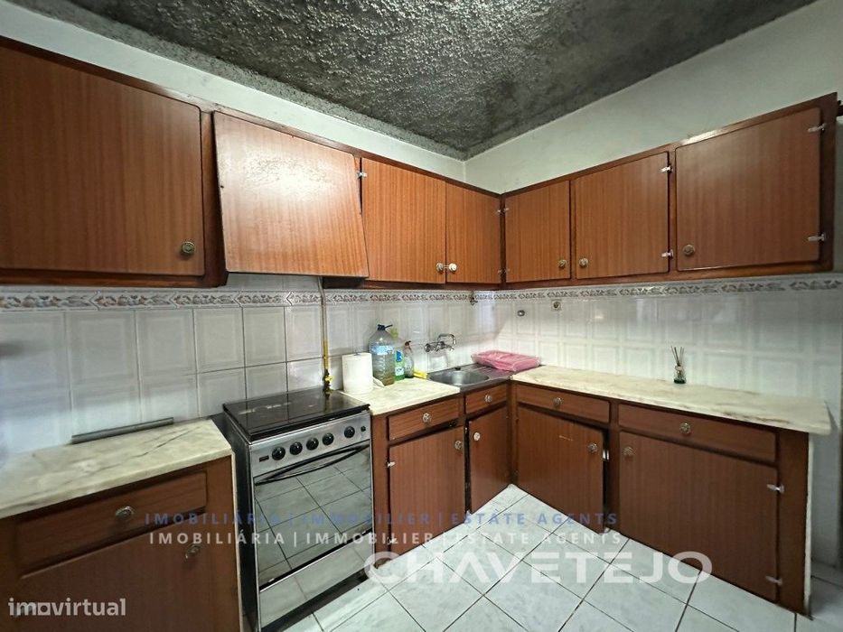 Casa de campo com anexos em zona tranquila a 10 km de Tomar.