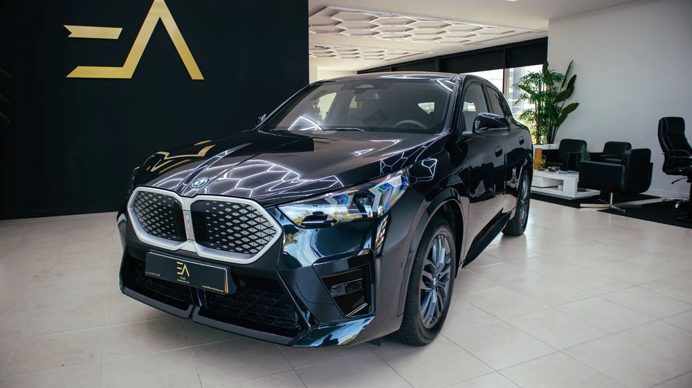 BMW iX2 eDrive20 Pack Desportivo M