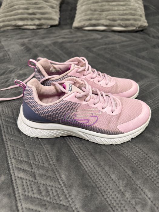 Продам кроссовки для девочки