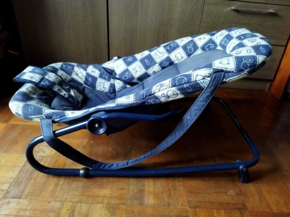 Cadeira de embalar bebé