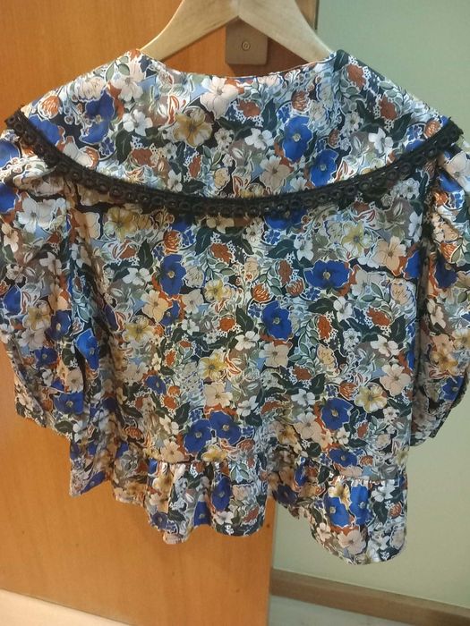 Blusa colorida de verão