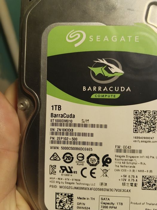 Продам HDD 1TB Barracuda