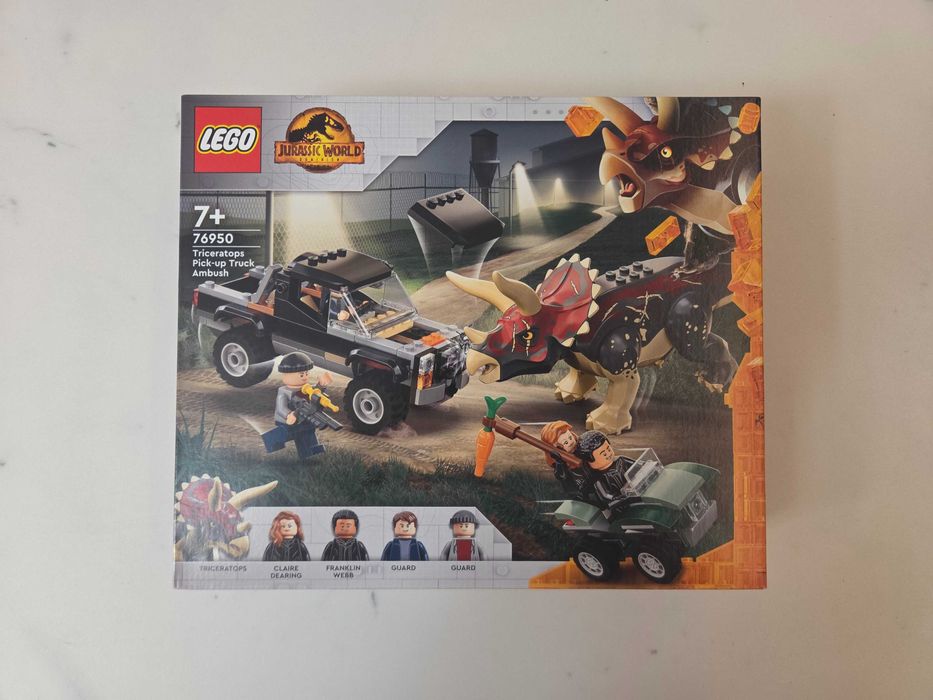 LEGO 76950 Triceratops i zasadzka