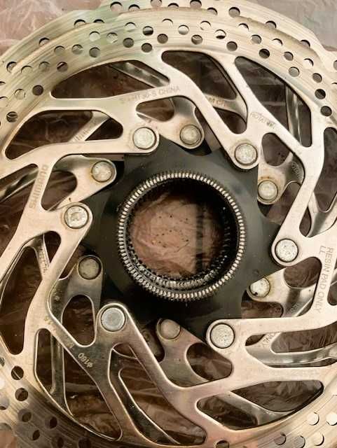 Discos Shimano SM-RT30 e Pedaleira Shimano XT - Usados