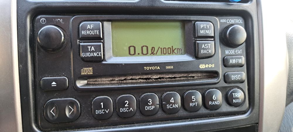 Fabryczne radio toyota rav 4 II(2000-2005