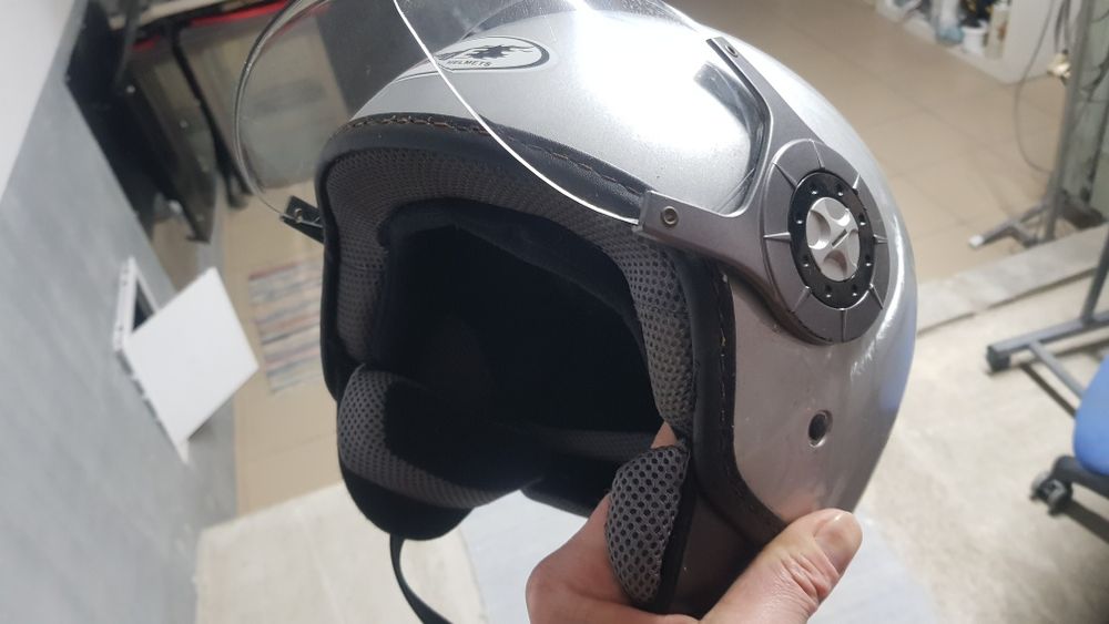 Kask na motor motocykl skuter z otwieraną szybą jak nowy