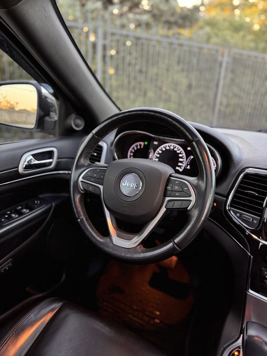 Продам JEEP Grand Cherokee 3.6 2021