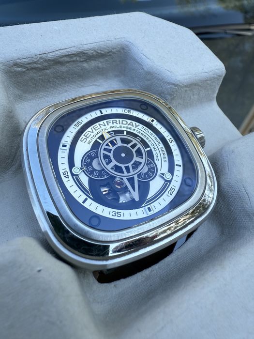 Годинник SEVENFRIDAY sf-p1b/01