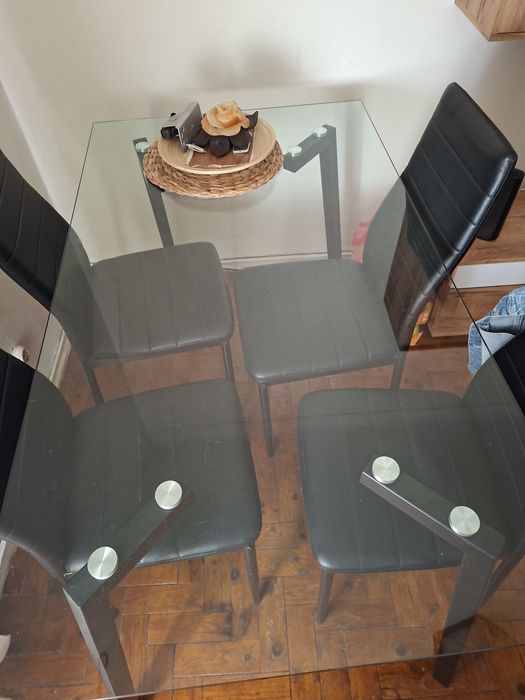 Mesa de vidro preta