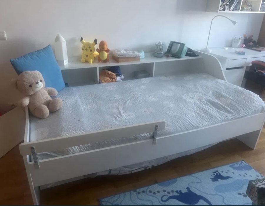 Cama Infantil IKEA com Arrumação e Colchão Incluído – Excelente Estado