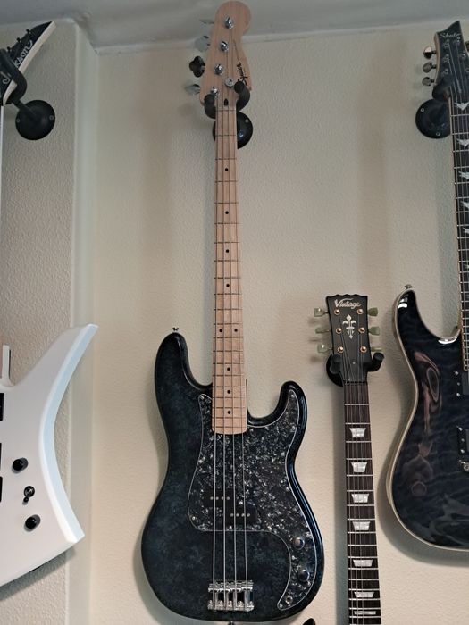 Baixo elétrico squier precision