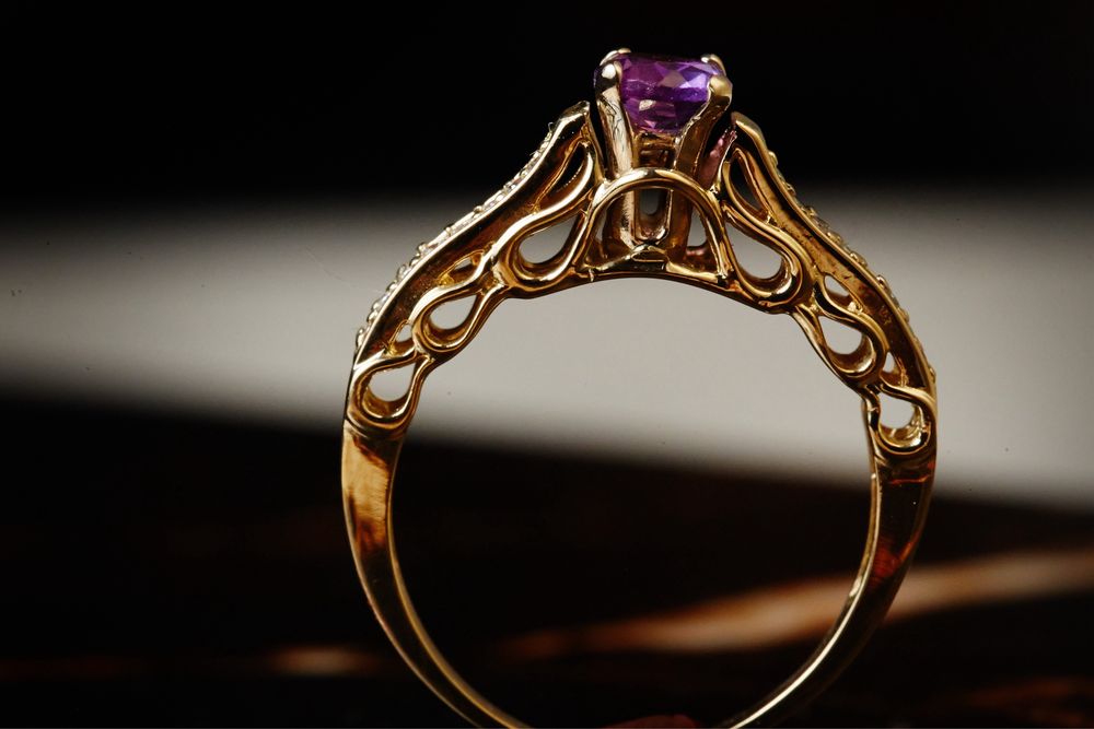 Pierścionek złoty 585 ametyst naturalny 0,43 ct diamenty 0,16 ct