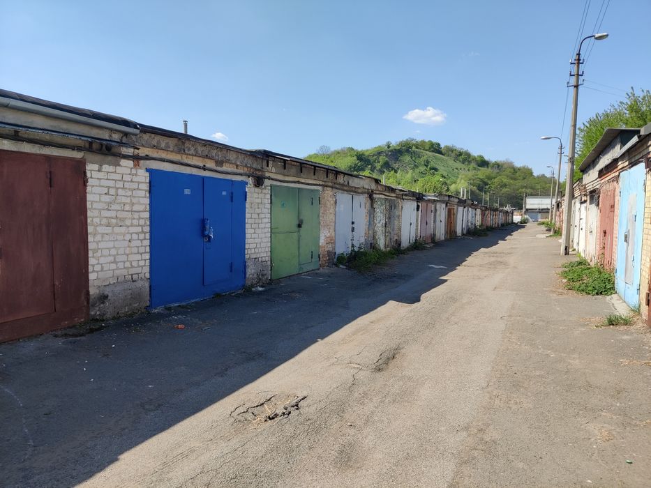 Здам цегляний гараж