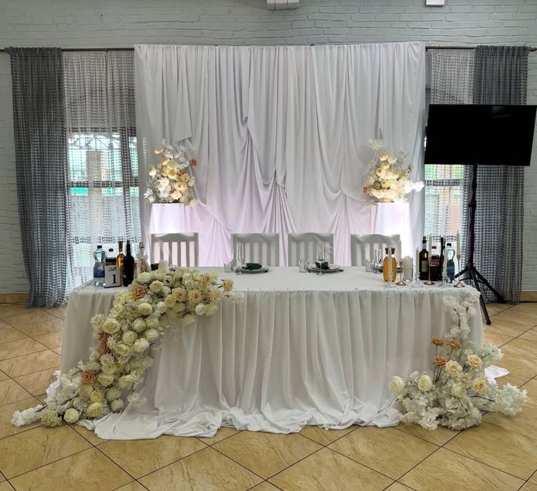 Весільна фотозона