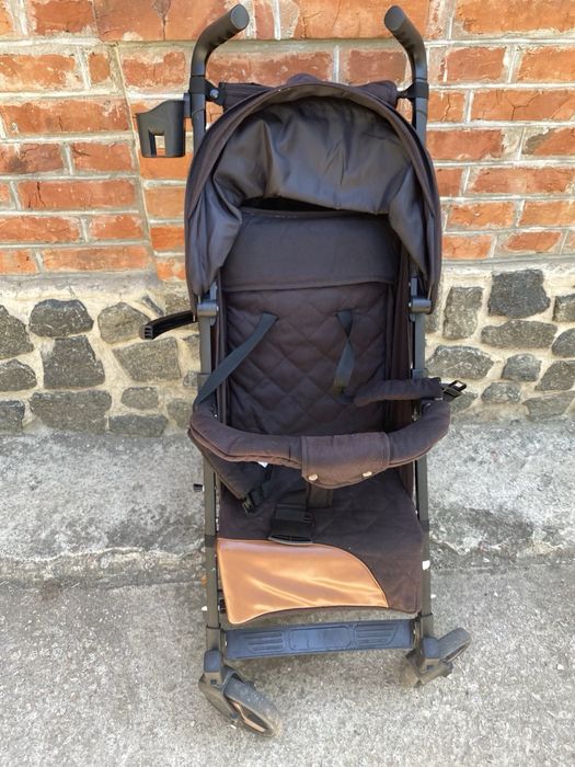 прогулянкова коляска