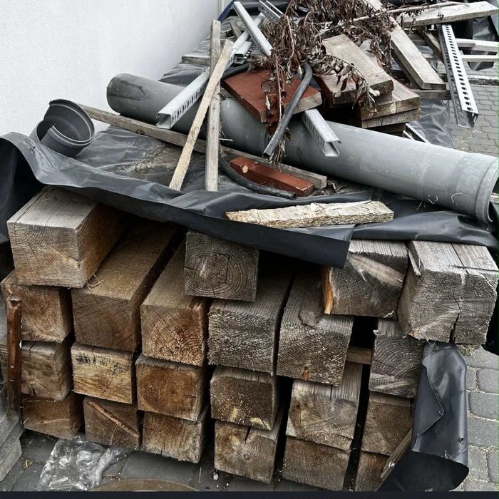 SPRZEDAM CAŁOŚĆ kantówki 50 belek drewnianych drewno