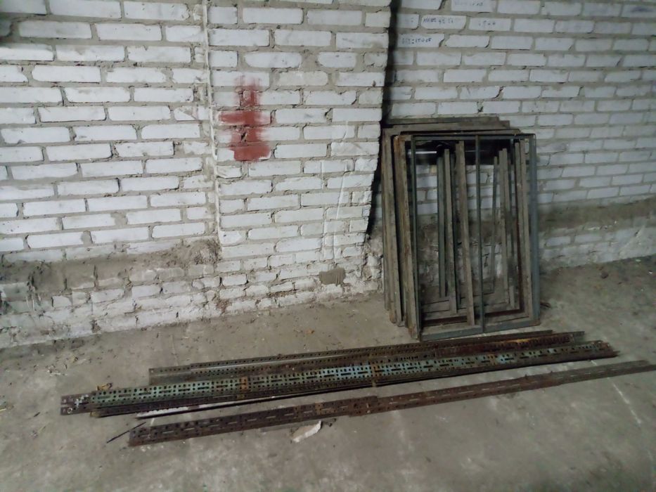 Regały magazynowe z kątowników