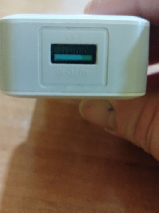 Юезбі зарядний пристрій