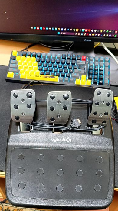 Педалі Logitech g920