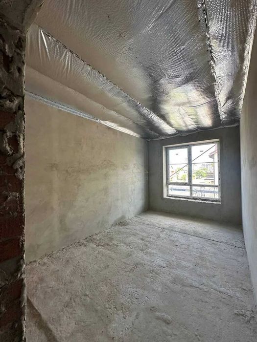 Продаж таунхауса 155м2 з гаражем в місті, поруч все необхідне!