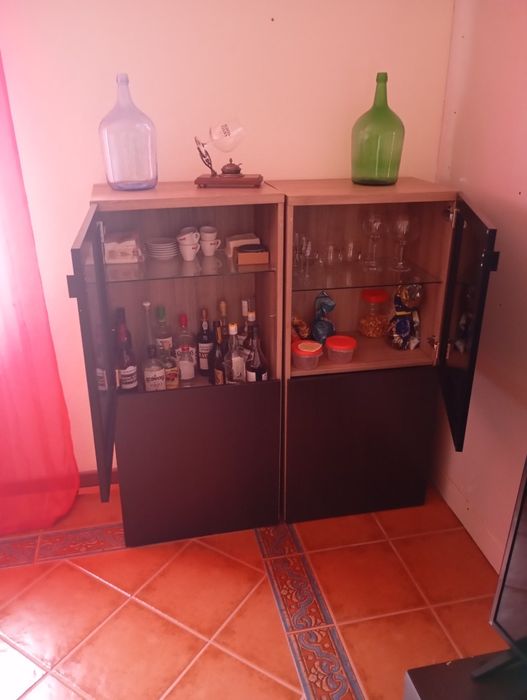 Dois móveis de sala
