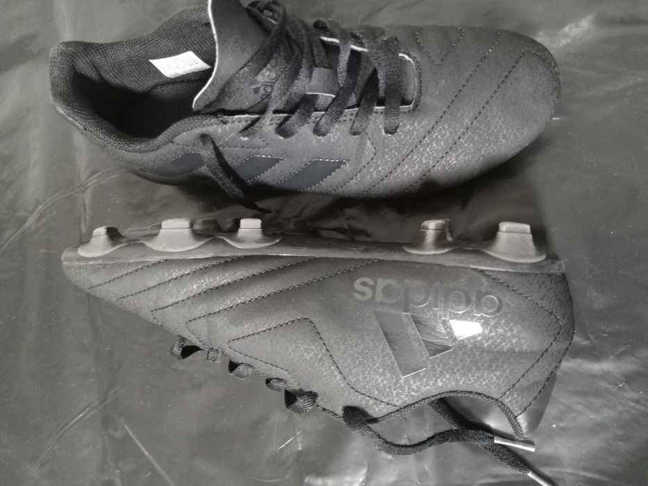 Chuteiras Adidas 38