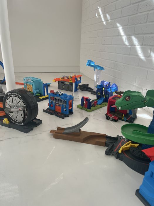 Hot wheels атака крокодила