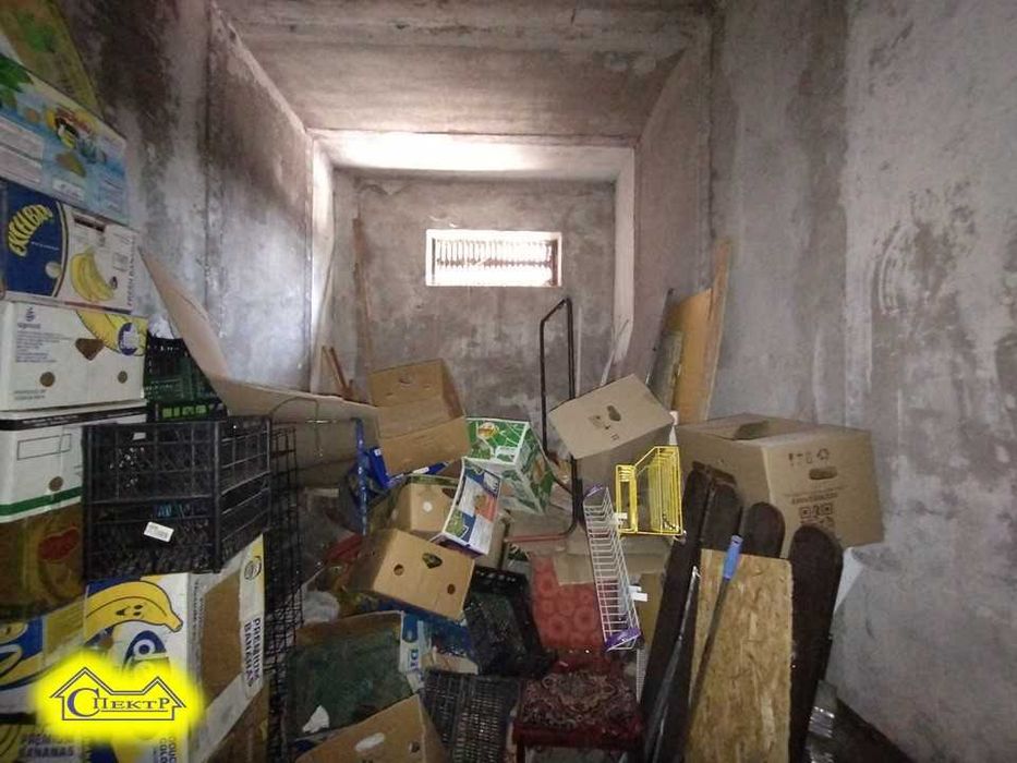 65кв.м. приміщення,магазин склад біля входу в парк вул. Свято- Миколаївська