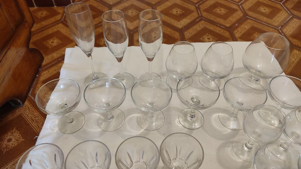 Assorted glass drinking glasses64751662241154121