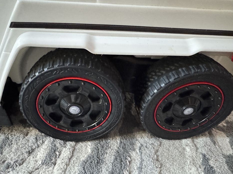 Дитяча машинка, Електромобіль-каталка Mercedes-Benz G63