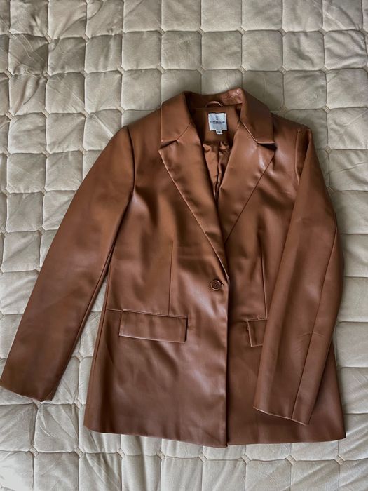 Піджак рудого відтінку