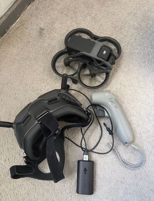 DJI AVATA + DJI Goggles V2 + motion controller