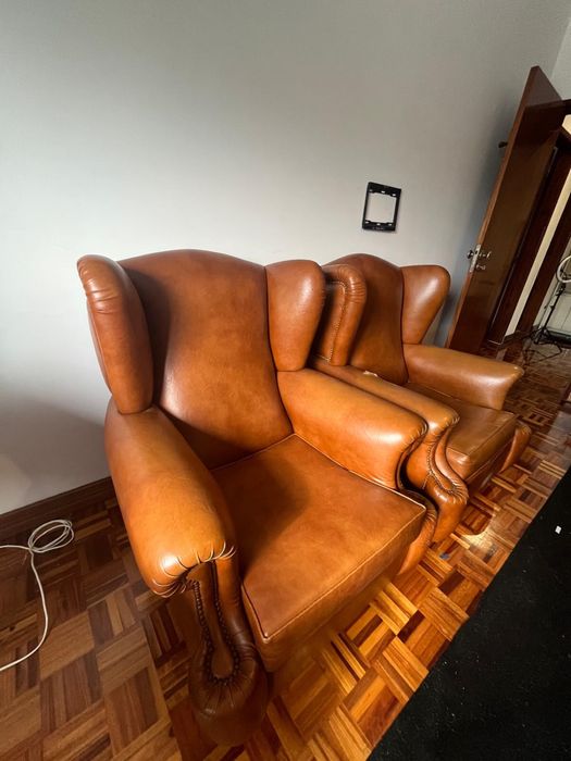 Cadeirões/ poltronas em pele