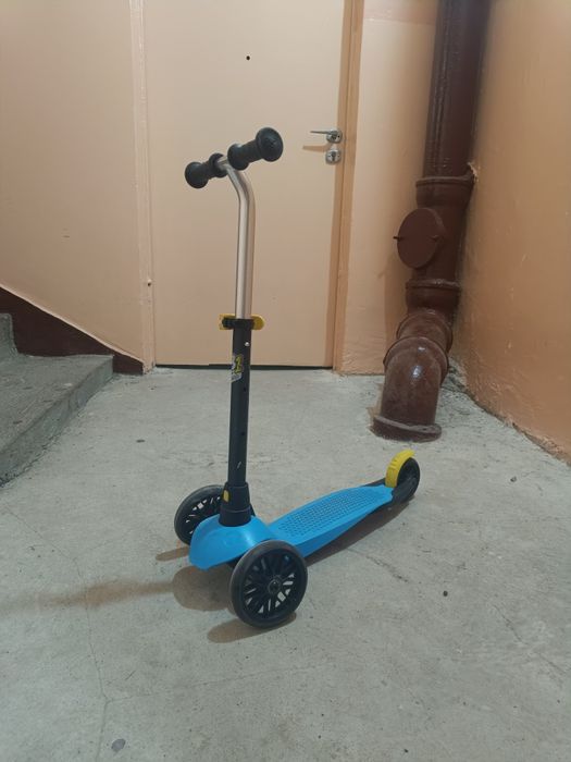 Hulajnoga trójkołowa