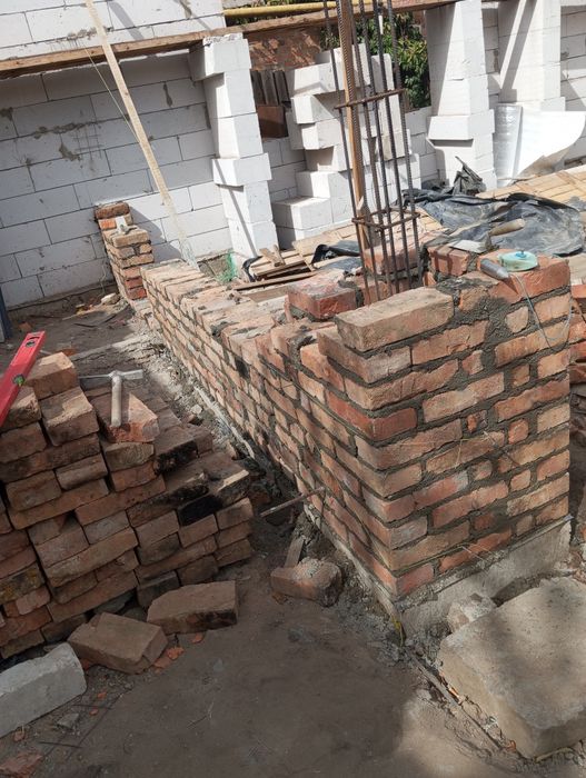 Будівельні роботи. Каменщик  штукатур.