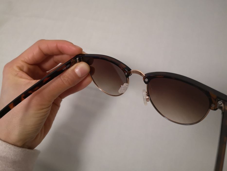 Óculos de sol sem marca