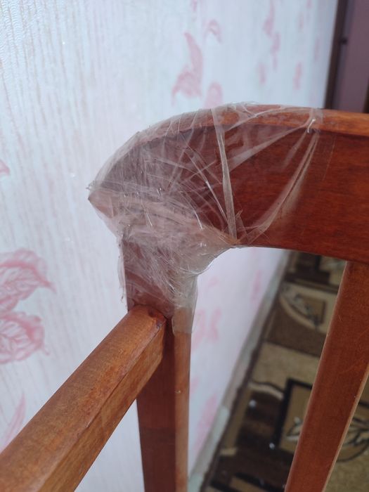 Детская кроватка деревянная.