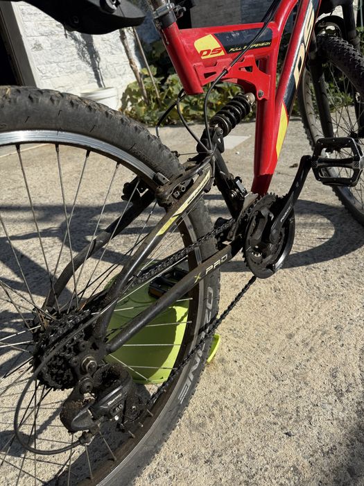 Bicicleta suspensão total