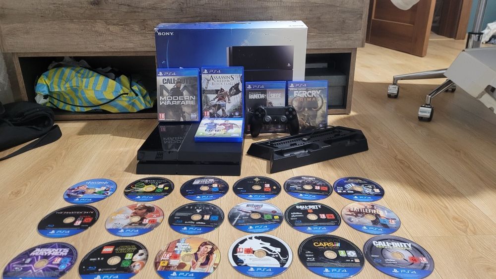 Konsola Playstation 4 Ps4 + 55 gier Gry na playstation 4 pad i stacja ładująca chłodząca pudełko okablowanie