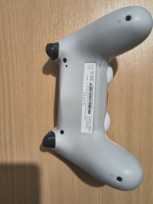 Контролер з дефектом Dualshock 4